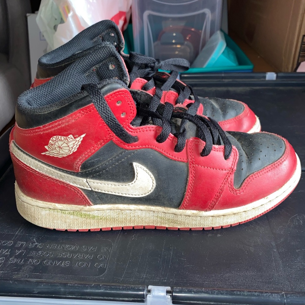 Nike Kids Red and Black Sneakers